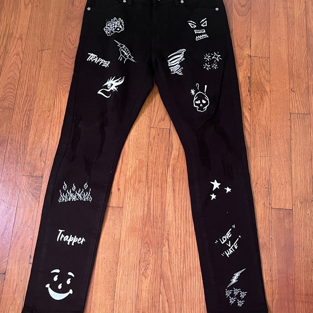 Trapper Black Graphic Skinny Jeans for Men focus